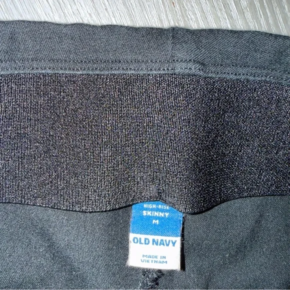 Old Navy Black Skinny Pants - Picture 3 of 3